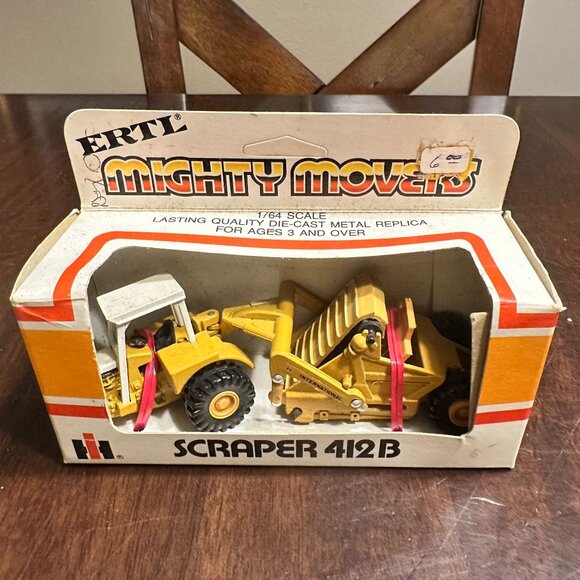 Ertl Mighty Movers Hauler 350 & Scraper 412B 1/64 Scale Die-Cast Models - Picture 2 of 6